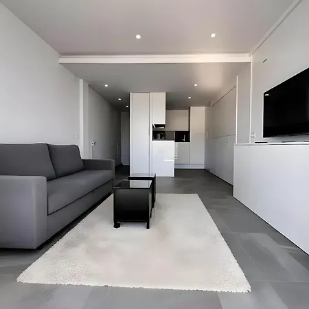 Estudio Con Vistas En Zona Baja